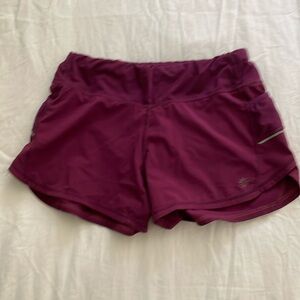 Athleta maroon shorts